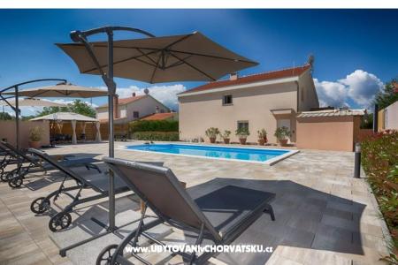  Dům s bazénem - Villa Marijana  foto 3