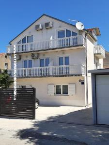 Apartnani Lana Pirovac Pirovac Chorvatsko