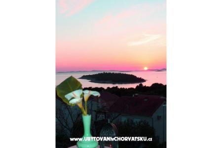 Apartmány TONĆI I IRIS*** foto 2