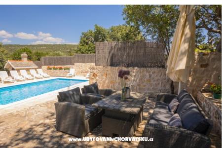 Kamene kuće Nikola foto 5