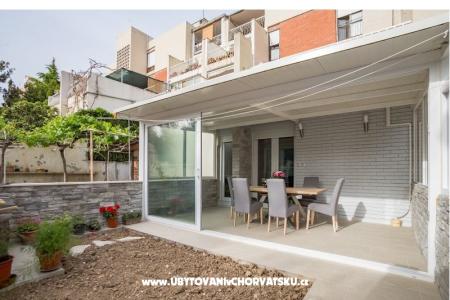 Luxury , with garden! Aenona foto 2