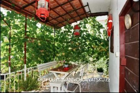 Apartmány Pokoje Vikeli foto 3
