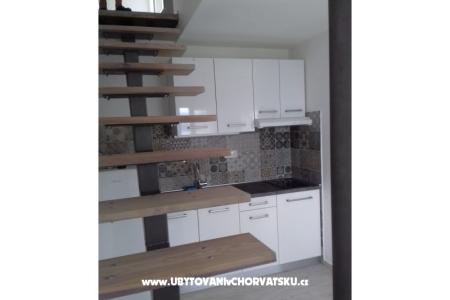 Nena Trogir, Slatine foto 2