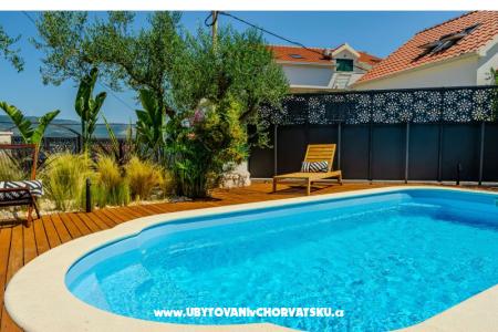 The Three Flowers Pool Dům foto 4