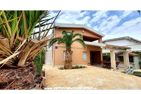 Happy Pineapple Apartmány Vir foto 3