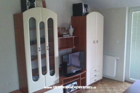 Apartmány with swimming pool-Crno foto 4
