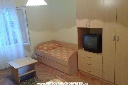 Apartmány***Bevanda foto 3