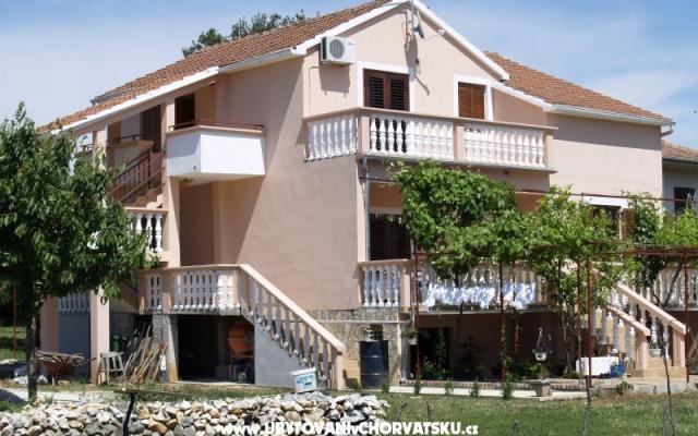 Apartmány Santini – Ubytování Sv. Filip i Jakov Chorvatsko