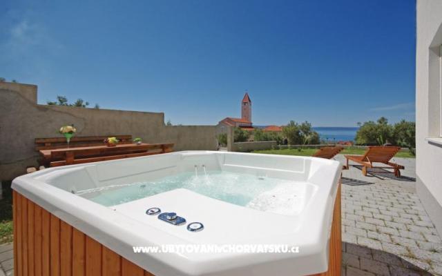 Lux AP6+2 jacuzzi – Ubytování Makarska Chorvatsko