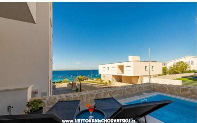 Dolphin view + pool by the beach – Ubytování ostrov Pag Chorvatsko