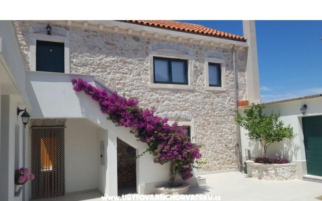 Mustaća Dvori – Ubytování Privlaka Chorvatsko