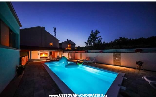Apartmán ANAI with private  pool – Ubytování Sukošan Chorvatsko