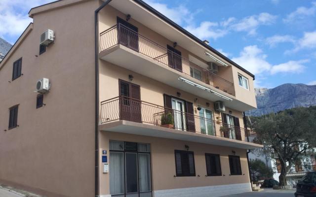 Apartmány Mena – Ubytování Tučepi Chorvatsko