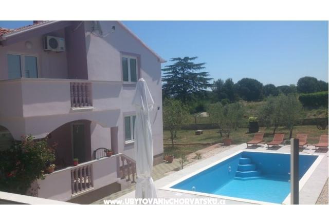 Apartmány with swimming pool-Crno – Ubytování Zadar Chorvatsko