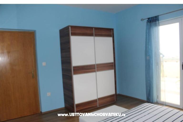 Apartmán and pool Nika – foto 12