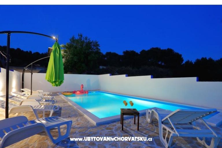 Apartmán and pool Nika – foto 18