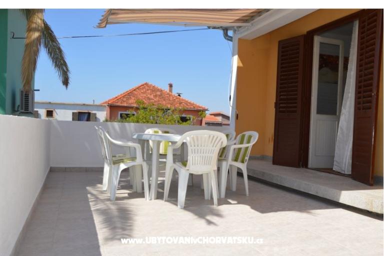 APARTMAN PAULINA/BIBINJE:4+2/STUDIO – foto 4