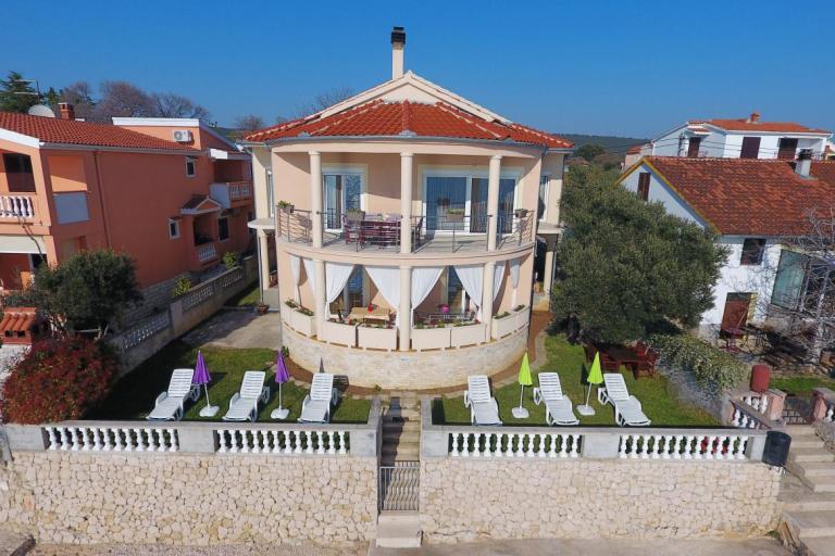 Apartmány First row to the sea – foto 2