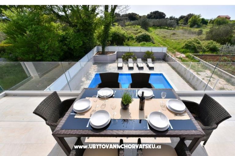 Crowonder Harbor willa u Polki – foto 13