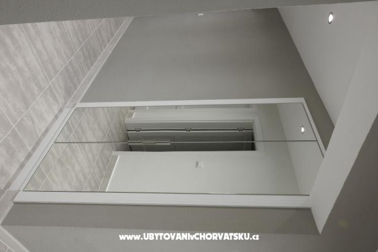 Luxury Apartmány s bazénem – foto 13