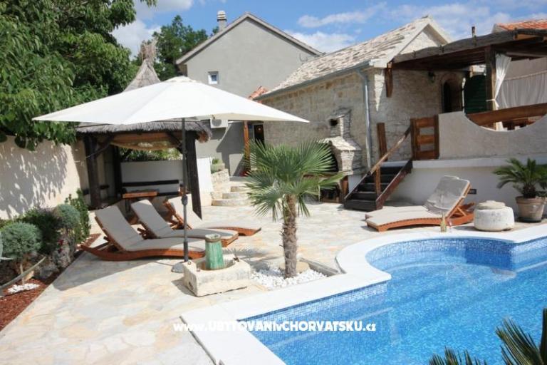 Stone Brela- swimming pool, grill – foto 3