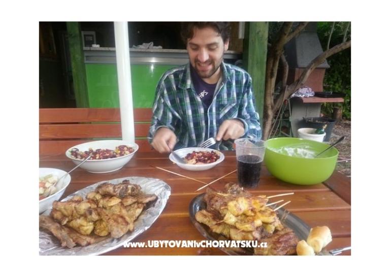 Vila Smirna 4*  s bazénem  – foto 18