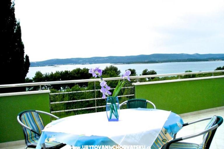 Vila Smirna 4*  s bazénem  – foto 4