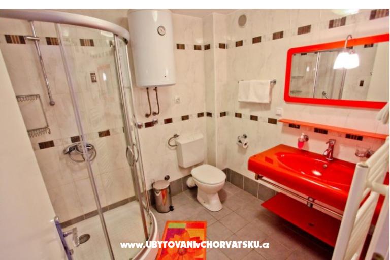 Vila Smirna 4*  s bazénem  – foto 6
