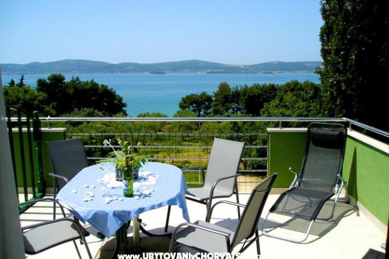 Vila Smirna 4*  s bazénem  – foto 9