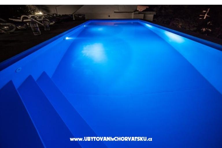 Apartmány Anita with Pool – foto 15