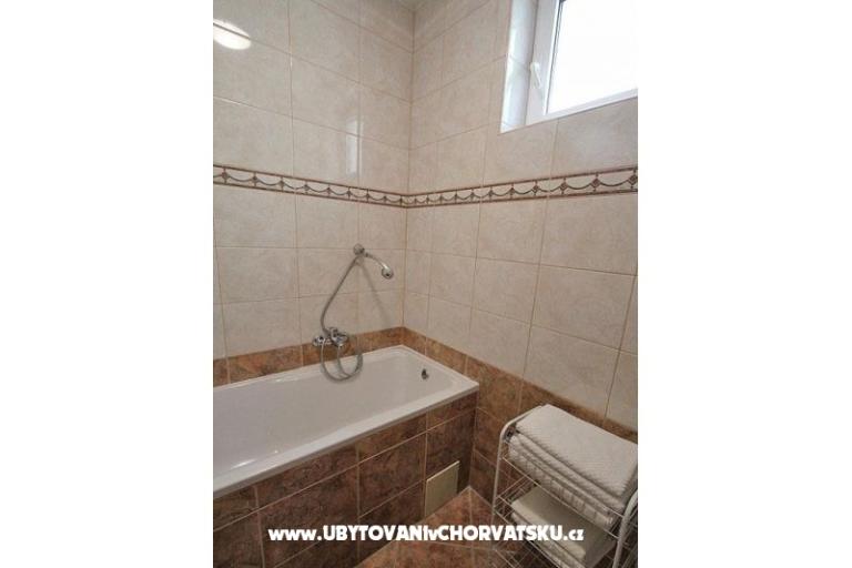 Beachfront Apartmány Carlo – foto 13