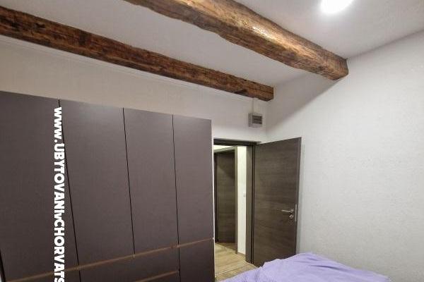 Villa Robert 2 s bazénem Cesarica – foto 18