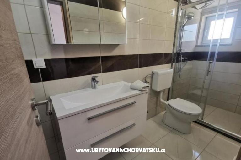 Villa Robert 2 s bazénem Cesarica – foto 6