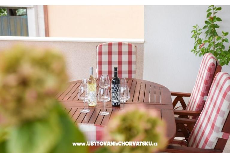 Flora Apartmán – foto 15