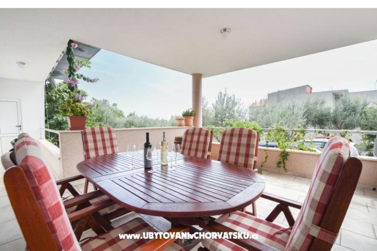 Flora Apartmán – foto 16