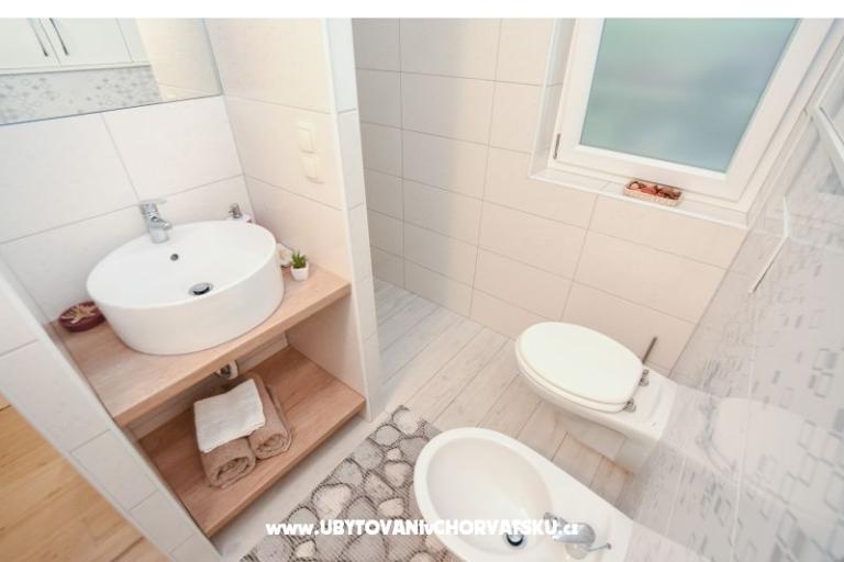 Flora Apartmán – foto 8