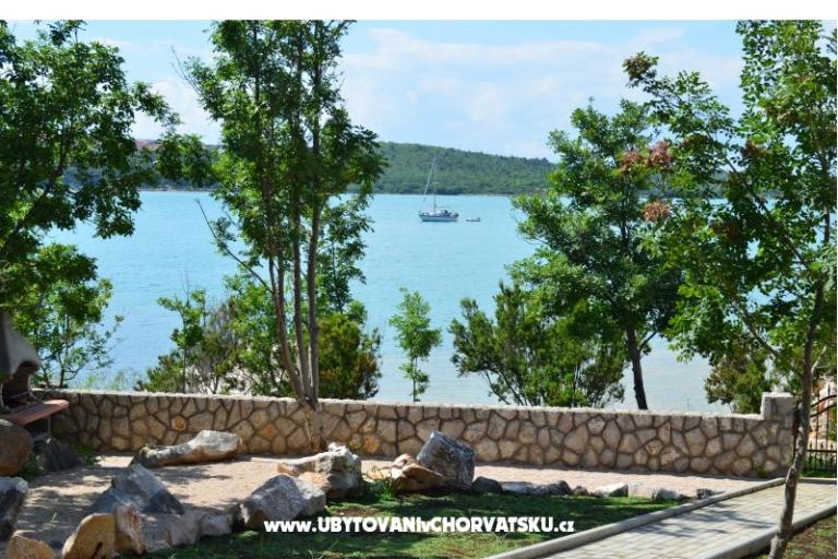 Villa Klimno direct na pláži – foto 16