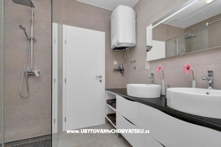 Luxury Apartmány + beach parking – foto 8