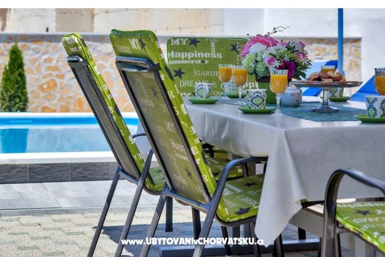 Apartmány s bazénem – foto 18
