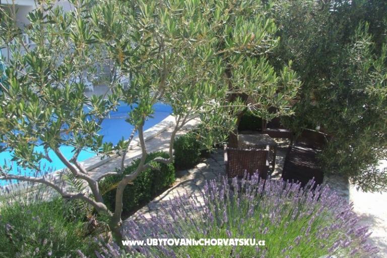 Apartmány Villa MANDINA s bazénem – foto 14
