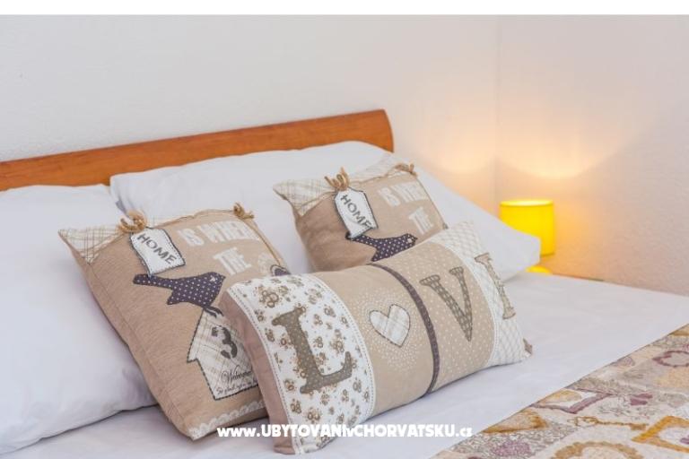 Apartmány Vila Nena s bazénem – foto 15