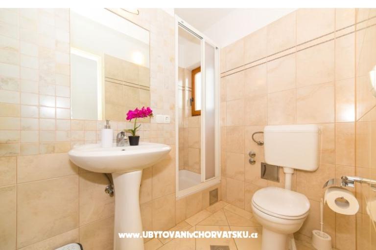 Apartmány Vila Nena s bazénem – foto 17