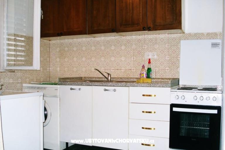 Central Apartmán with Balcony – foto 6