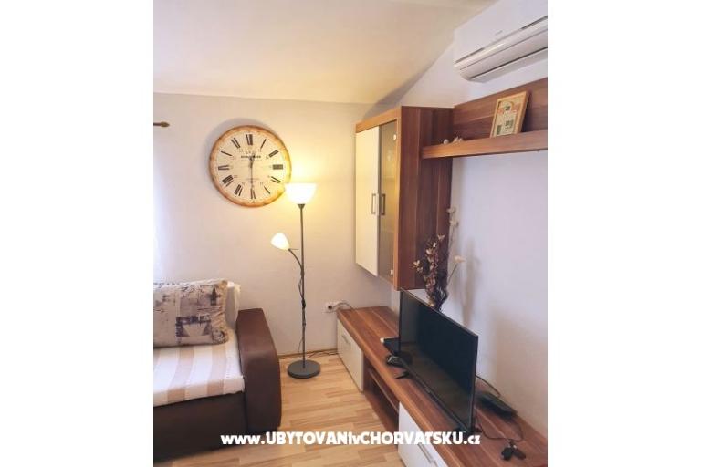 Sunny pool Apartmány – foto 14