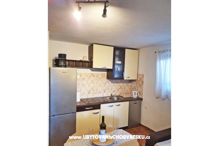 Sunny pool Apartmány – foto 8