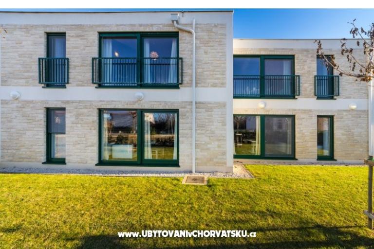 Queen Beach Resort Apartmány – foto 2