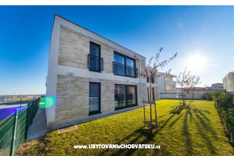 Queen Beach Resort Apartmány – foto 3