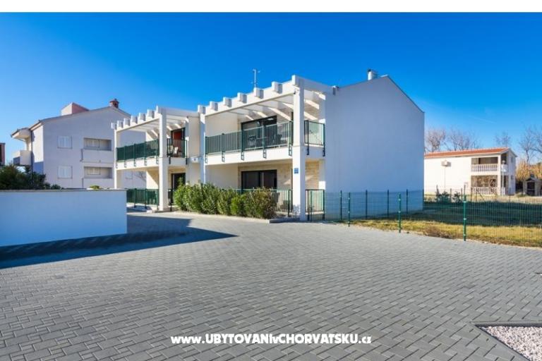 Queen Beach Resort Apartmány – foto 6