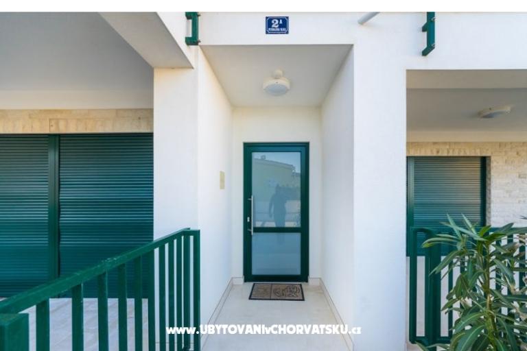 Queen Beach Resort Apartmány – foto 7