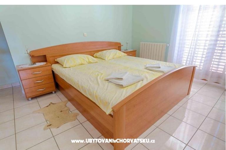 Ariela na pláži – foto 10